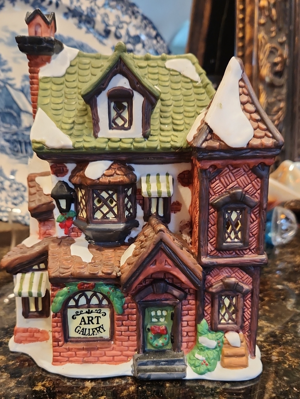 Holiday Art Gallery Village House - Green Roof